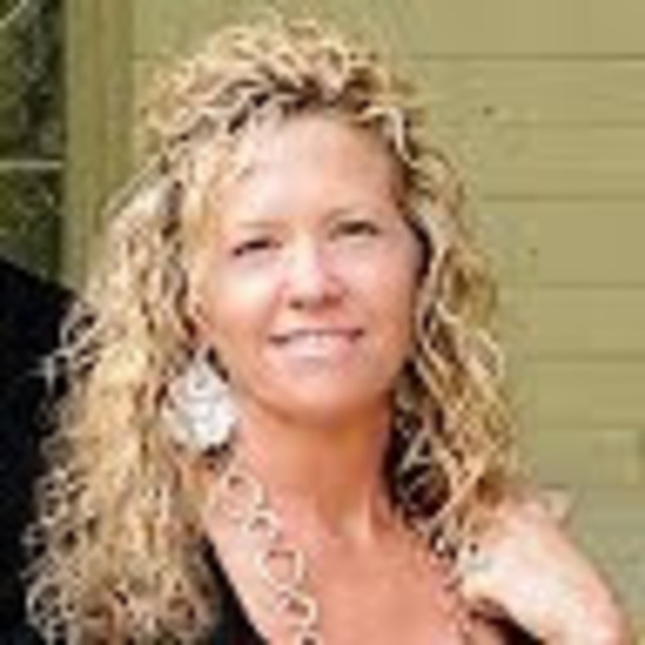 Meet your Posher, Nichelle - Picture 1 of 1